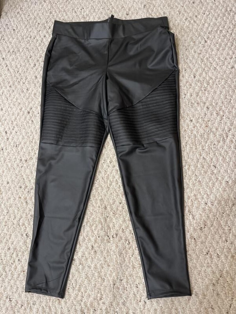 NWT Torrid Black Faux Leather Moto Leggings Size 00 (10)